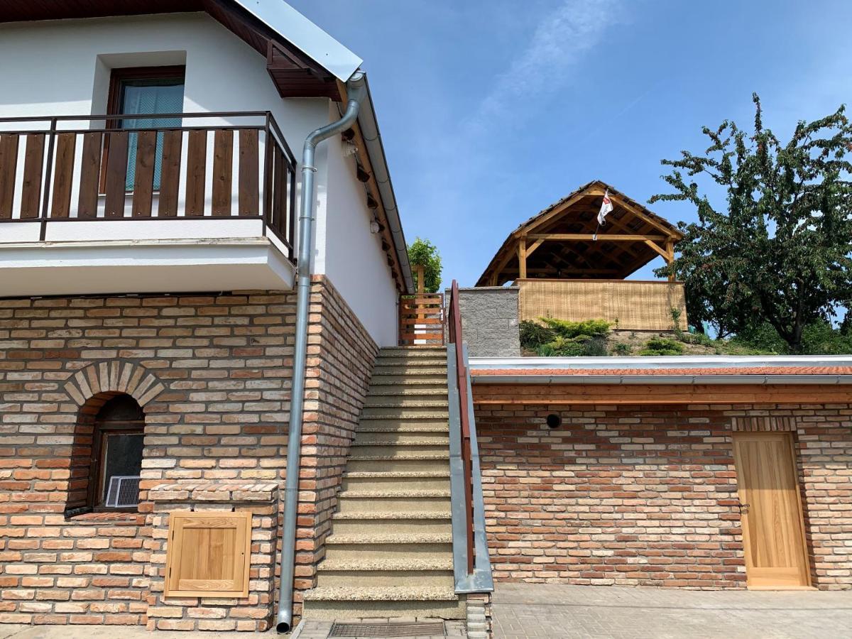 Ubytovani U Lisaka Foxe Villa Bulhary Exterior photo